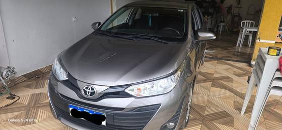 TOYOTA YARIS 1.5 16V FLEX SEDAN XL LIVE MULTIDRIVE